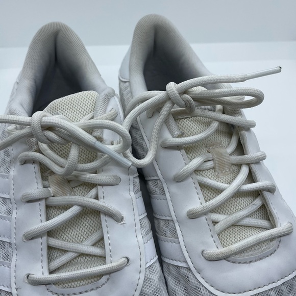 SOLD Adidas white running/athletic  shoes size 9 - Picture 5 of 11